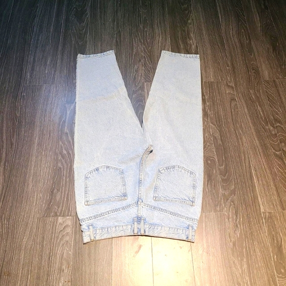 HIGH WAIST CROPPED JEANS by Zara - Picture 2 of 3